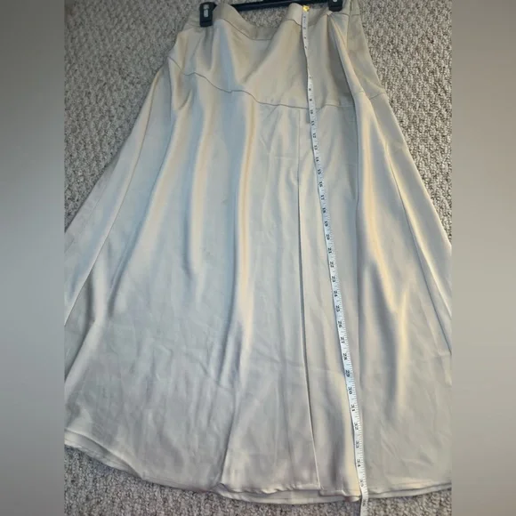 Banana Republic Cream Midi Skirt with Asymmetrical Slit size 16 - Picture 7 of 9